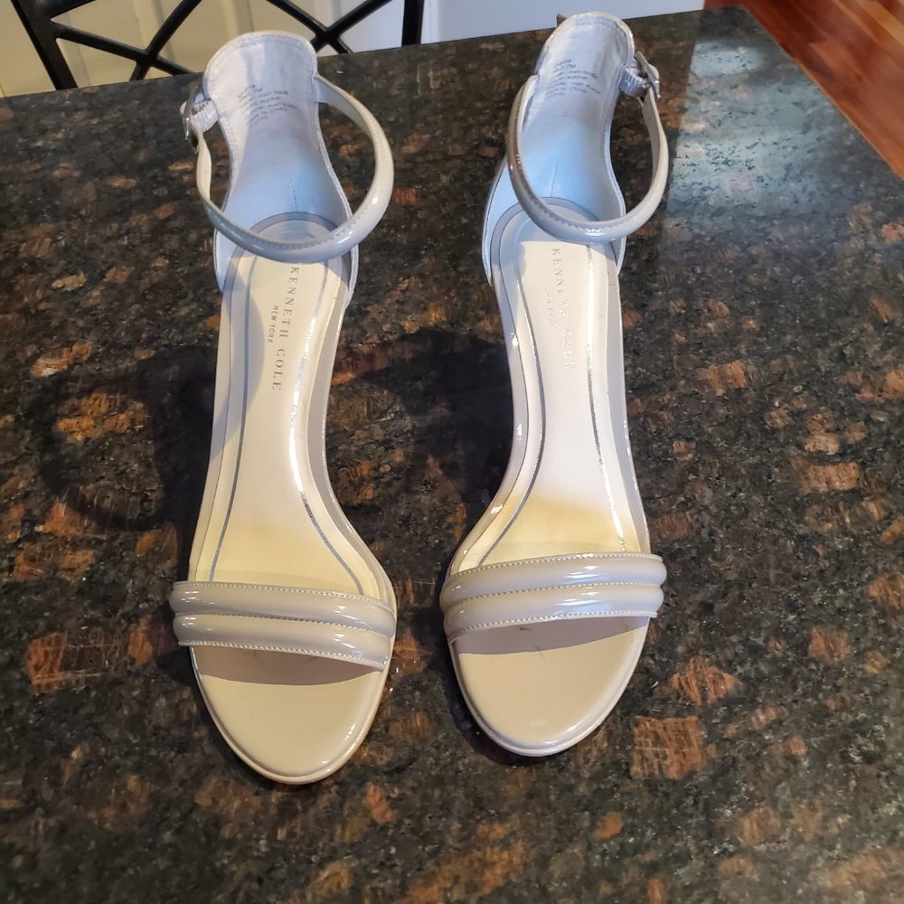 Kenneth Cole patent sandals. Taupe. Size 7